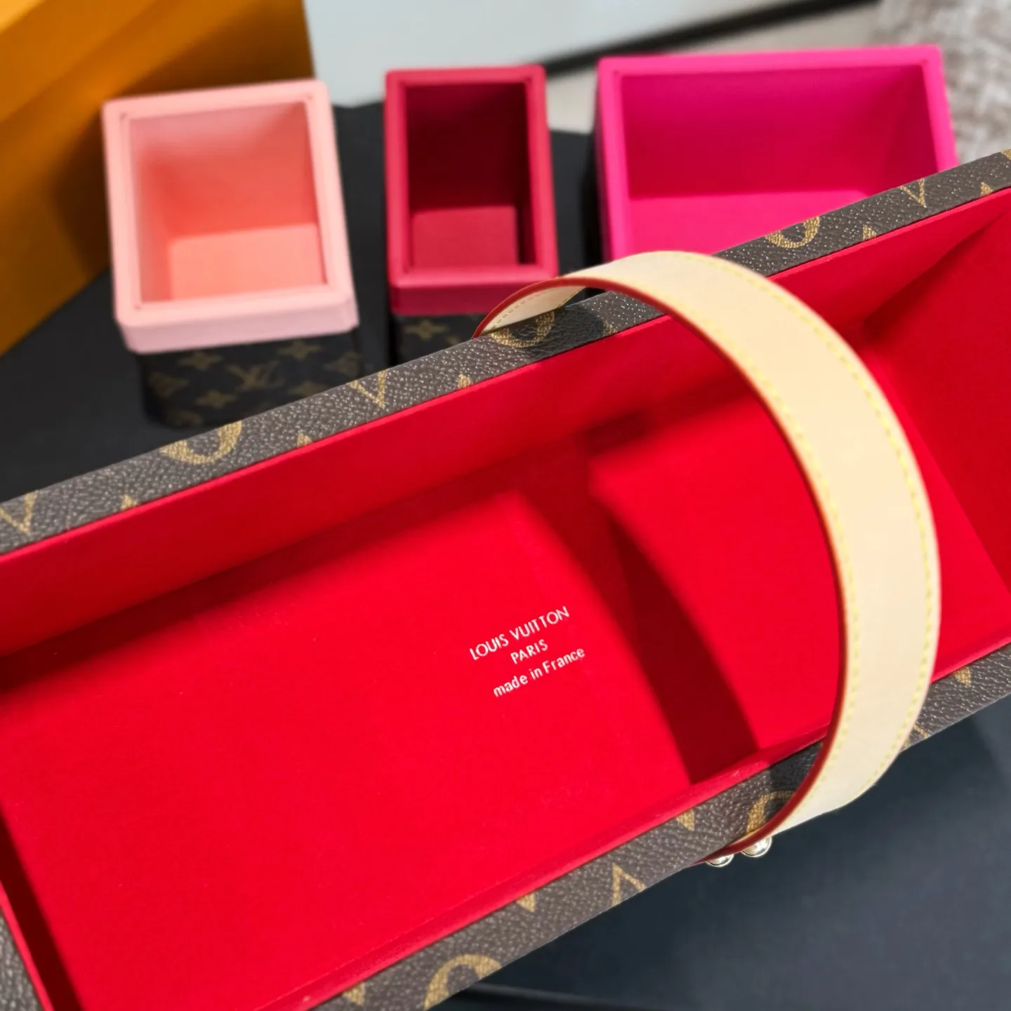 Текстиль Louis Vuitton 6348672