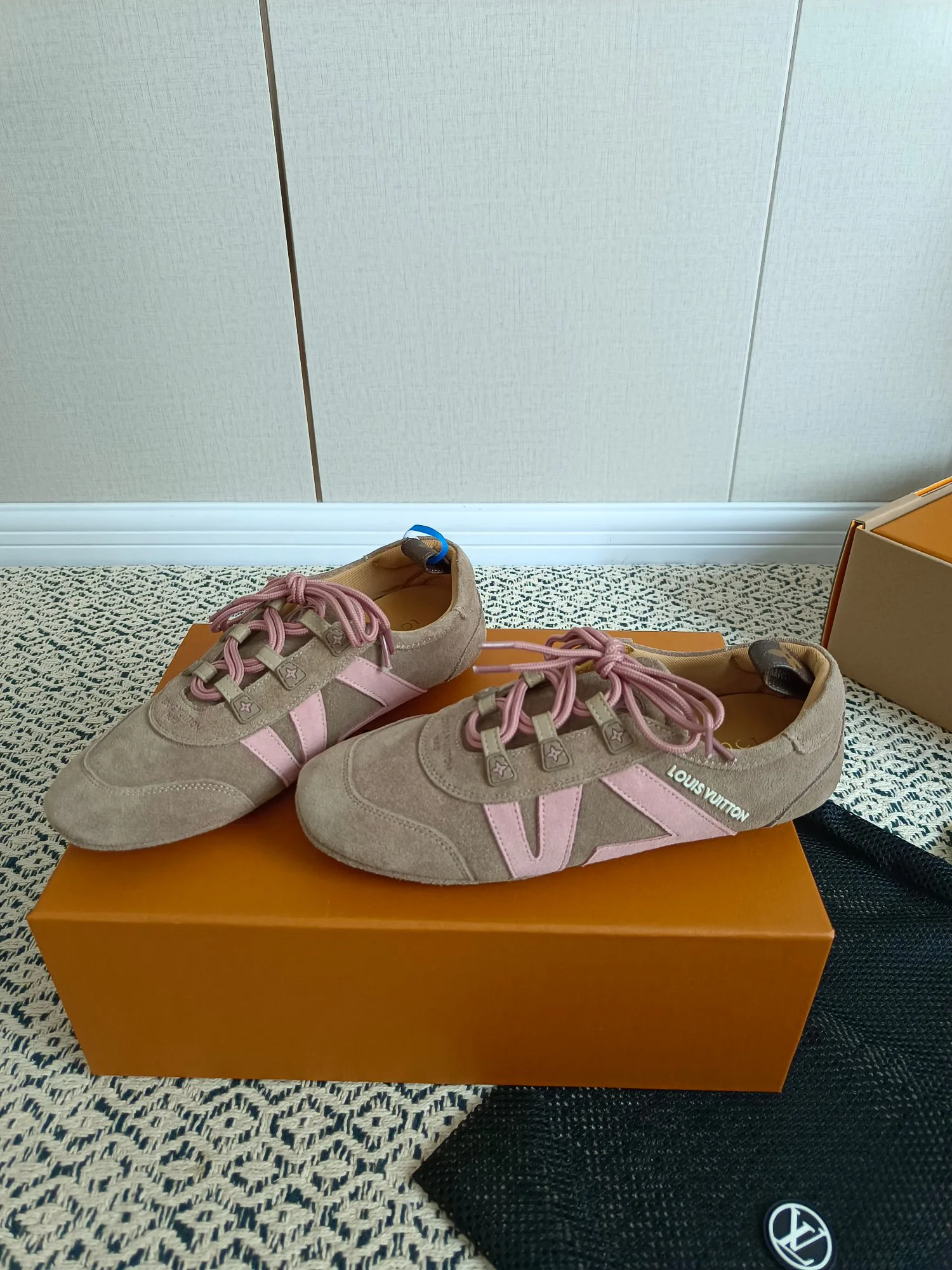 Кроссовки Женские Louis Vuitton 188376