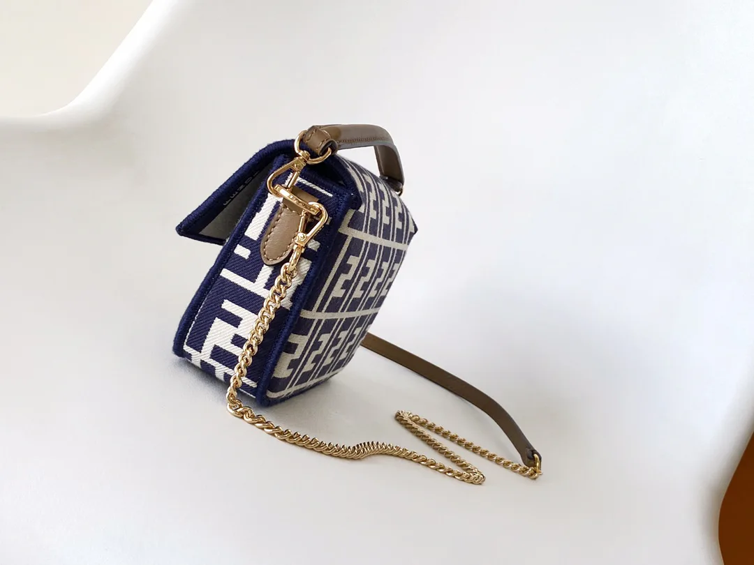 Классические Сумки Женские Fendi 13234559
