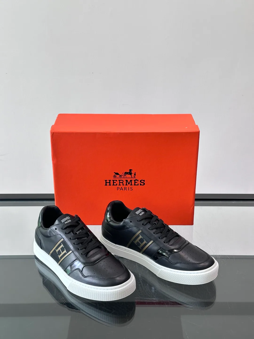 Кроссовки Женские Hermes 17349430