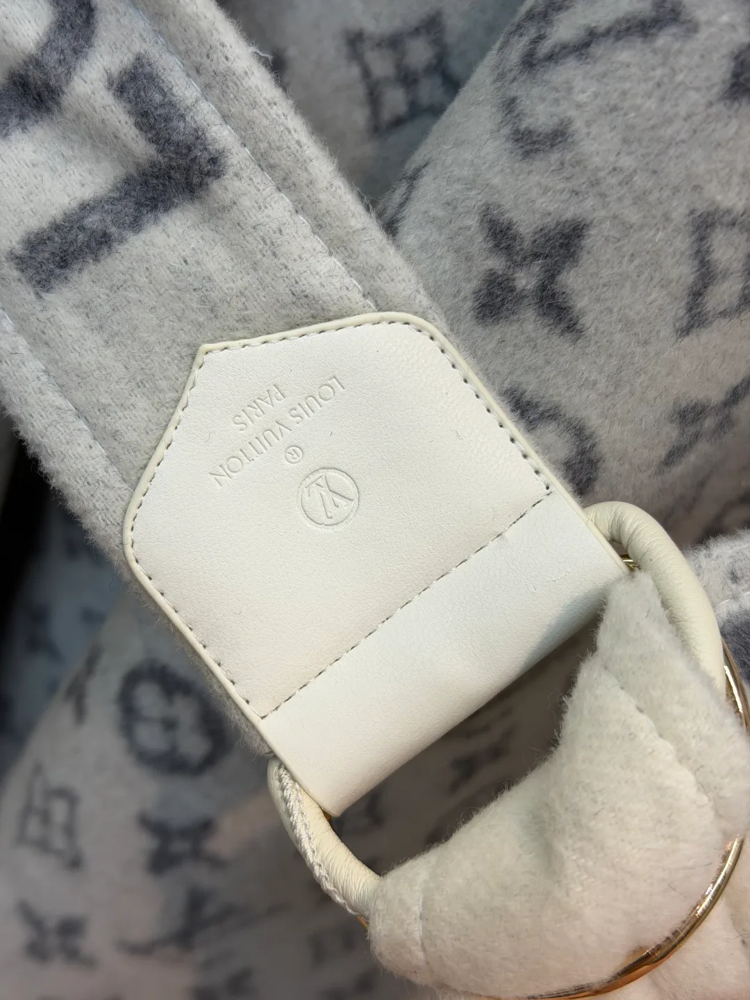Пальто Женские Louis Vuitton 18714398