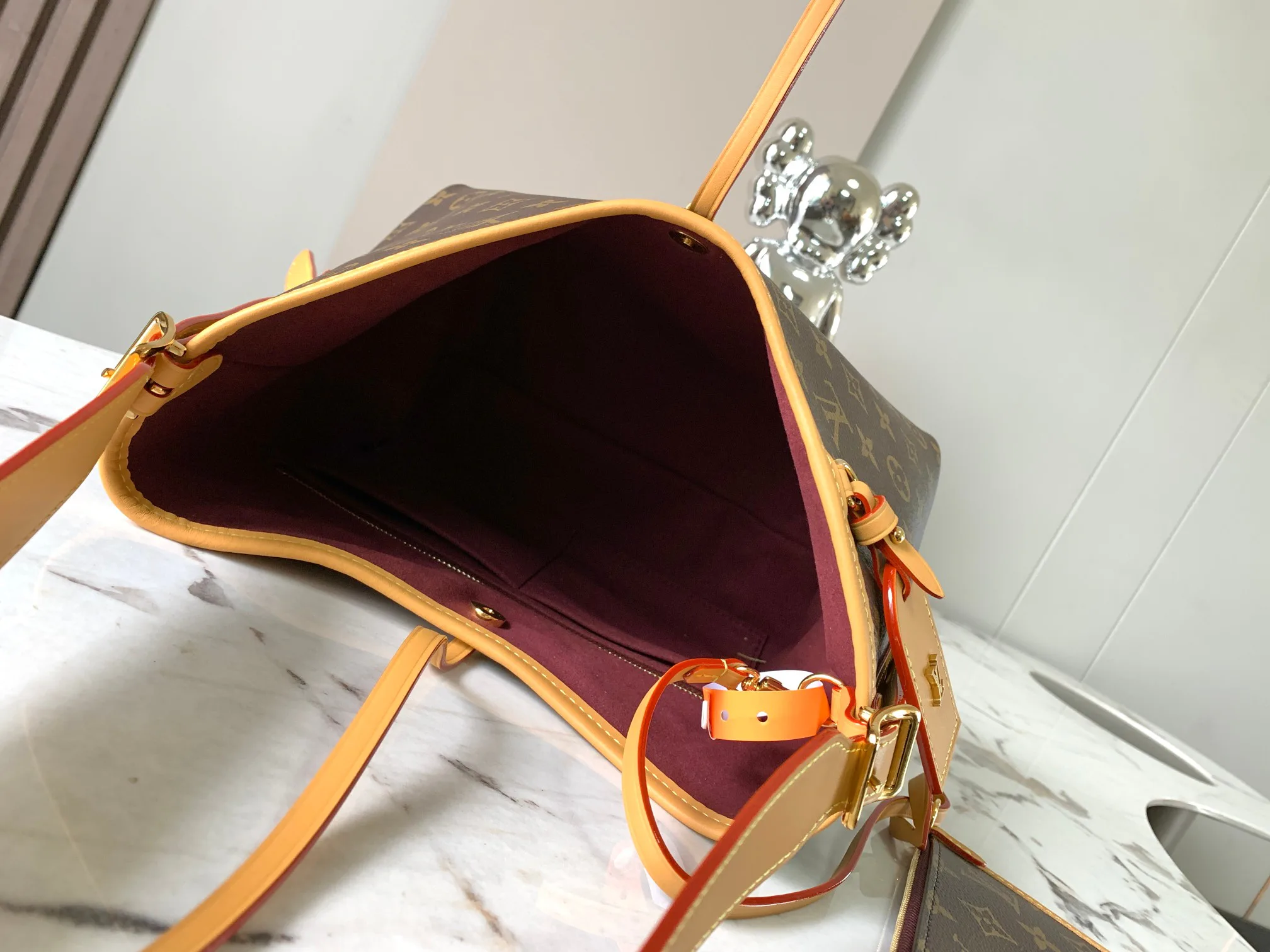 Классические Сумки Женские Louis Vuitton 18170475
