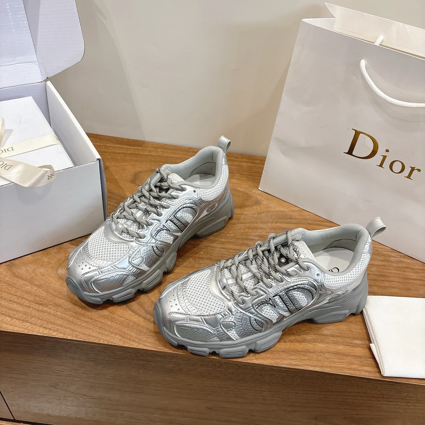 Кроссовки Женские Christian Dior 11647858