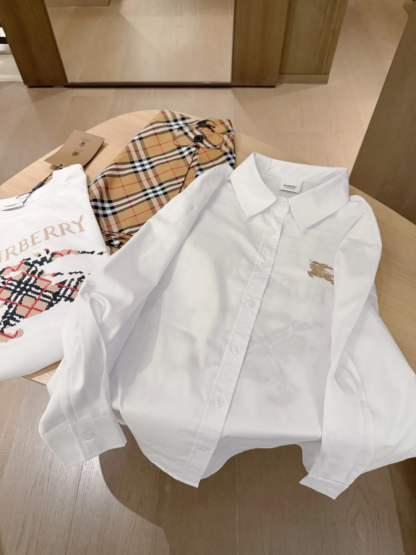 Рубашки Женские Burberry 10646522