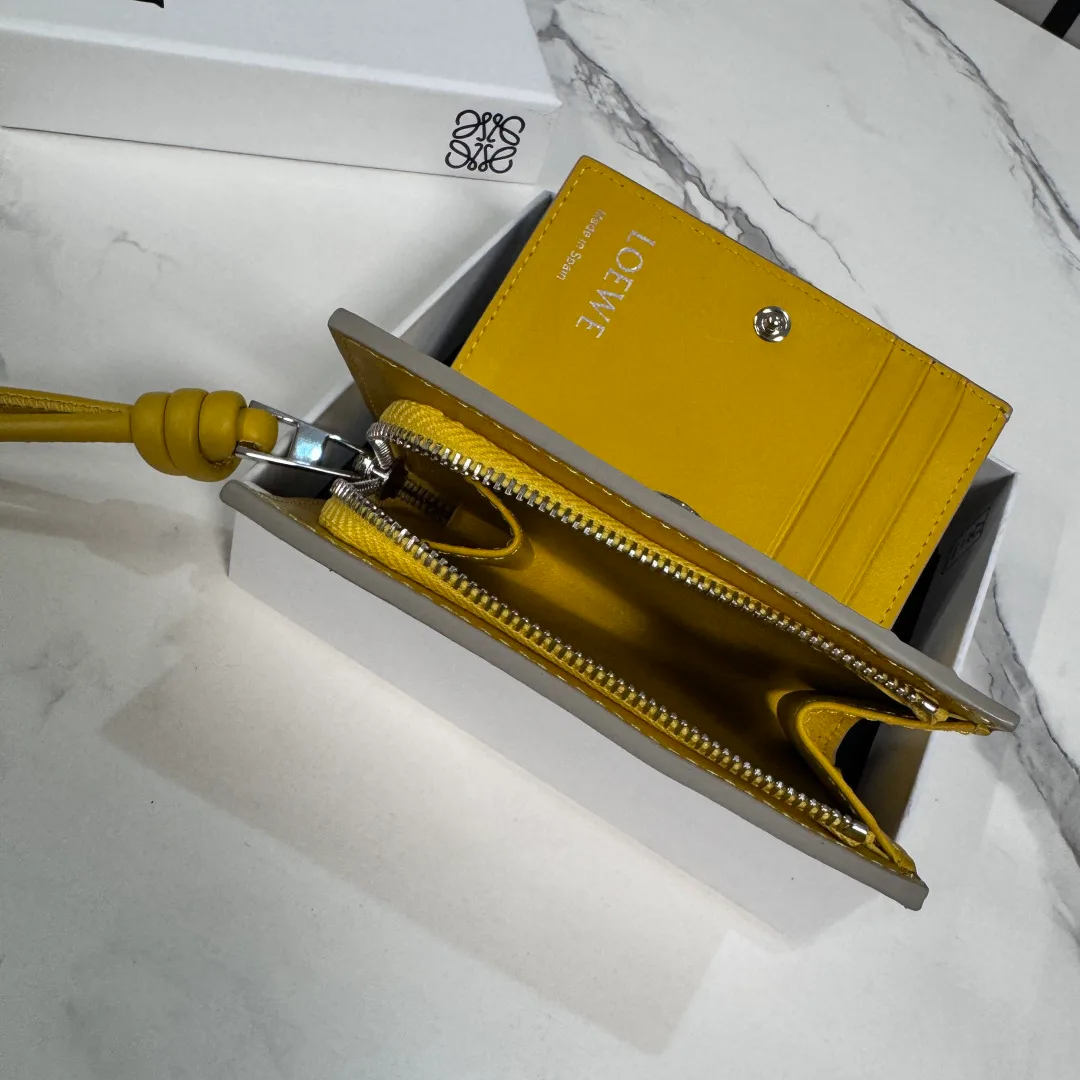 Клатчи Женские Loewe 17678667