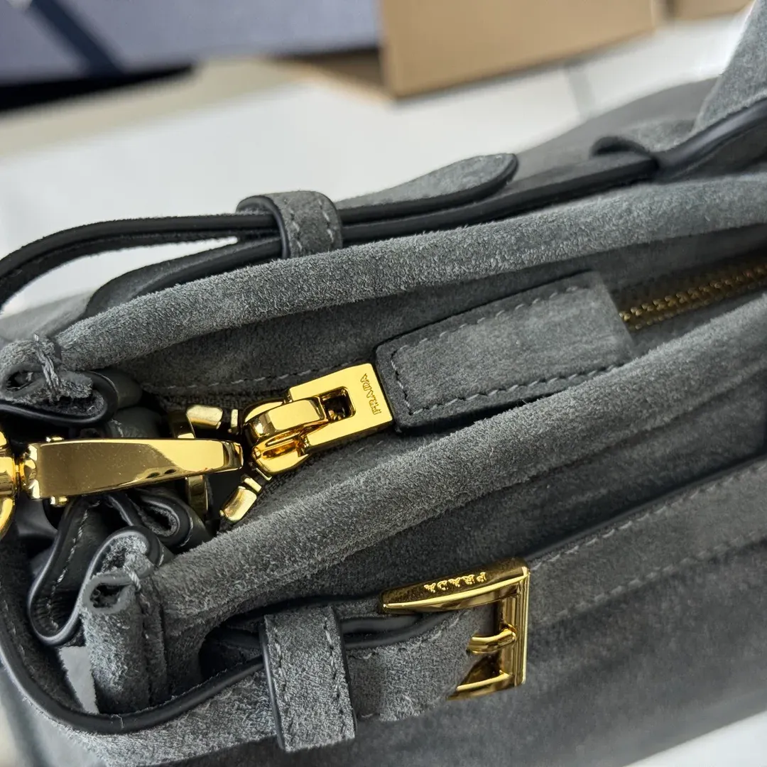 Классические Сумки Женские Prada 2247565