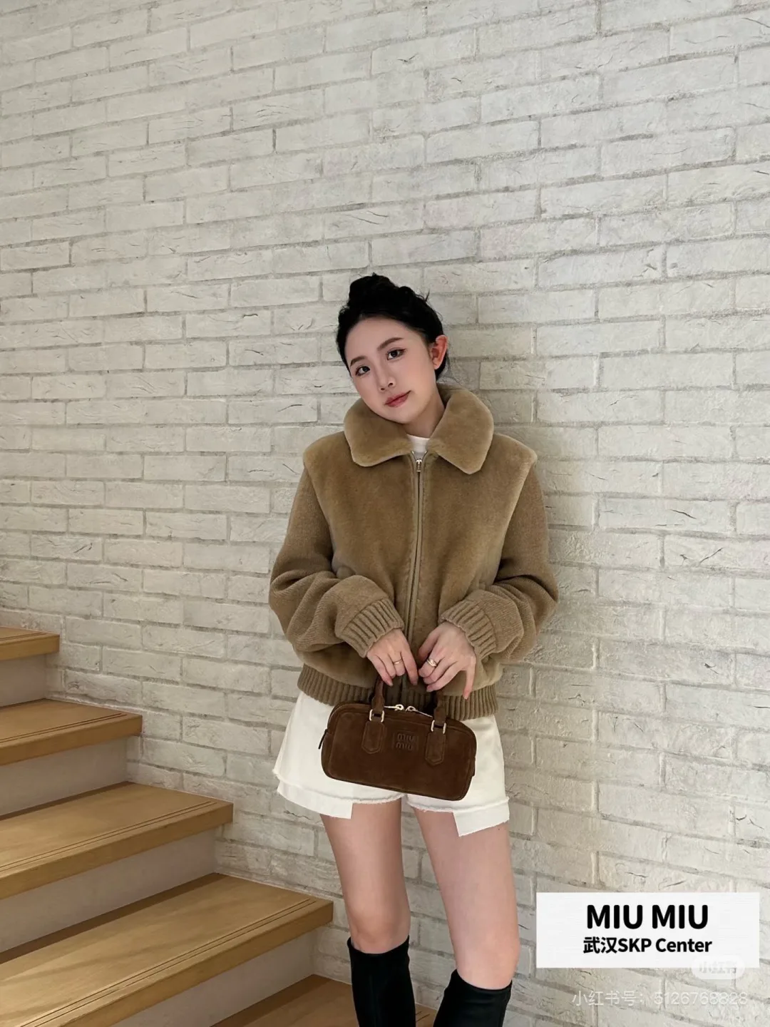 Куртки И Пуховики Женские Miu Miu 19492589