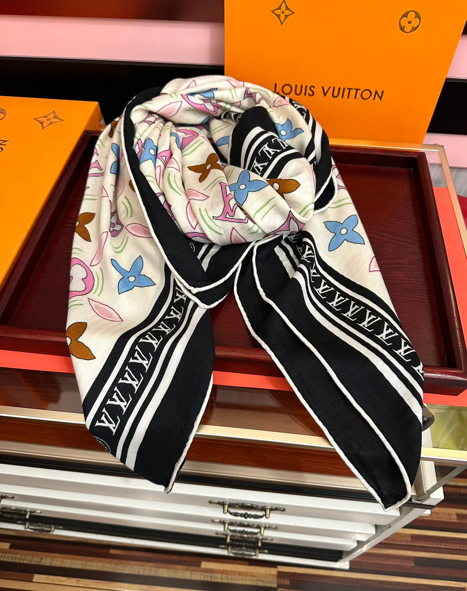 Платки Louis Vuitton 1490183