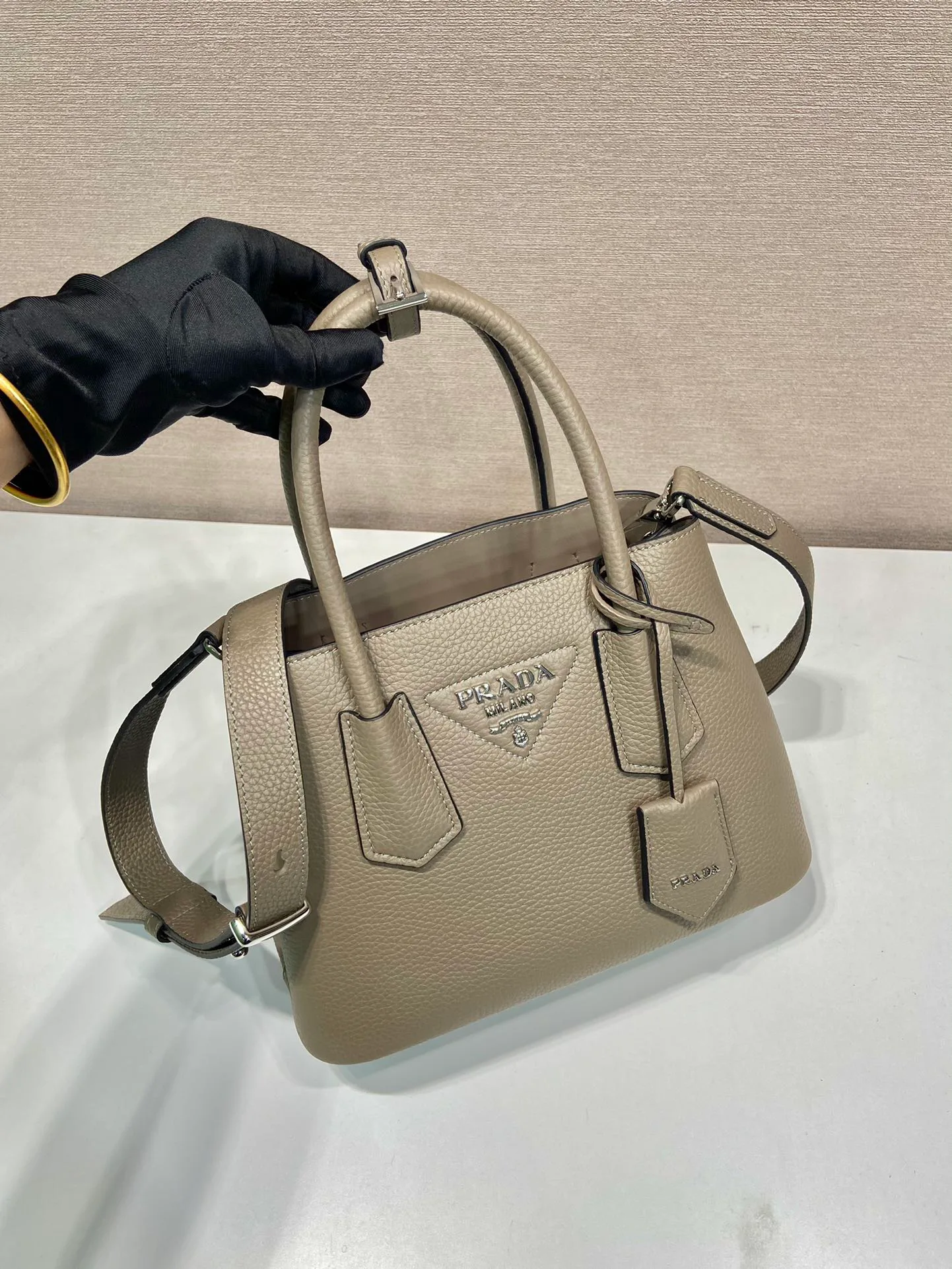 Классические Сумки Женские Prada 11449106