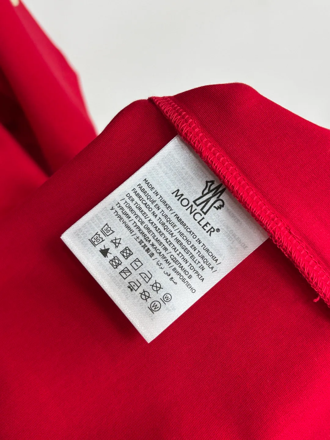 Футболки Женские Moncler 11000518