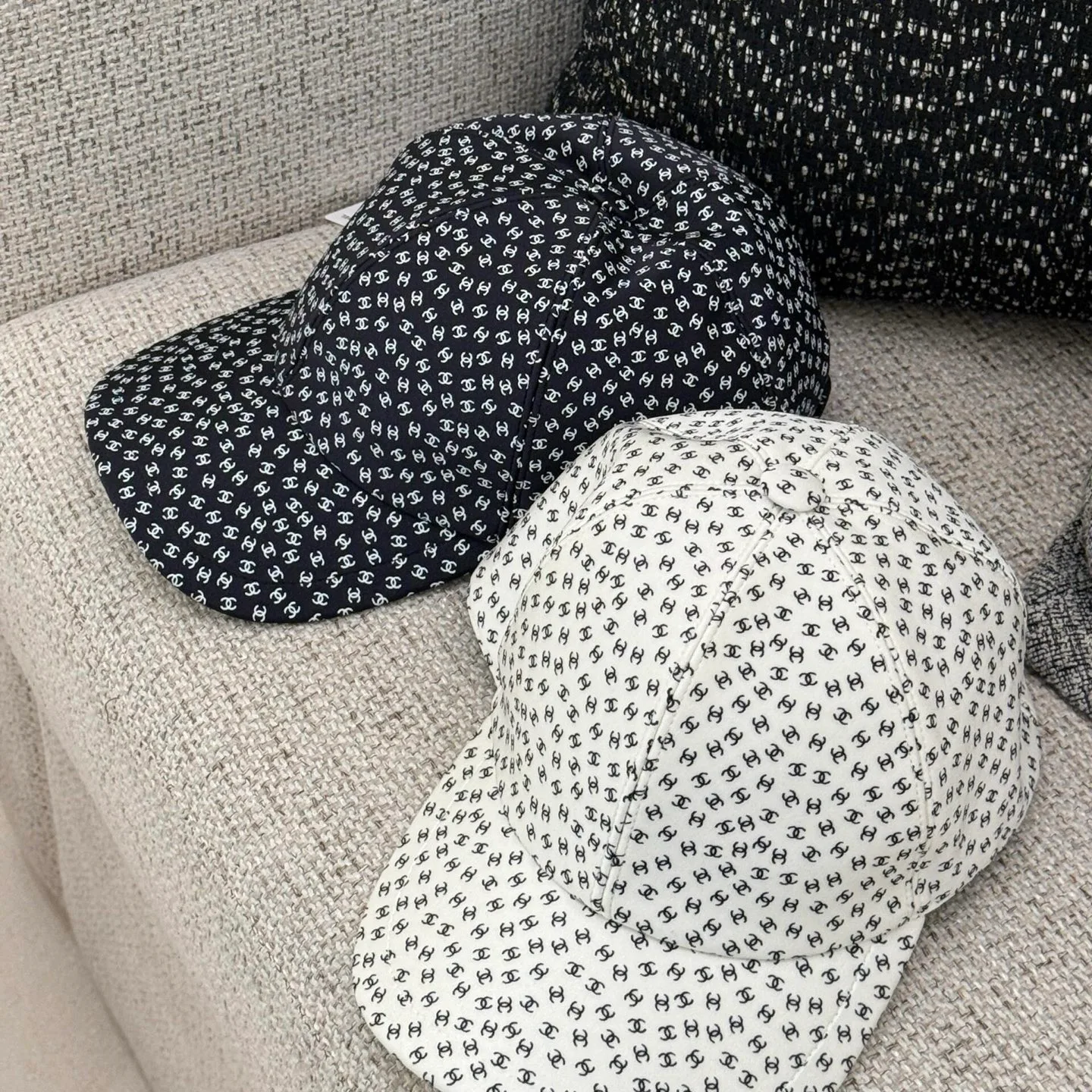 Головные Уборы Chanel 10420515