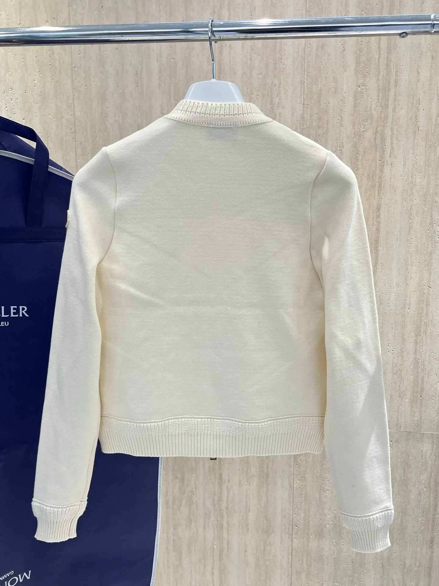 Куртки И Пуховики Женские Moncler 18723755