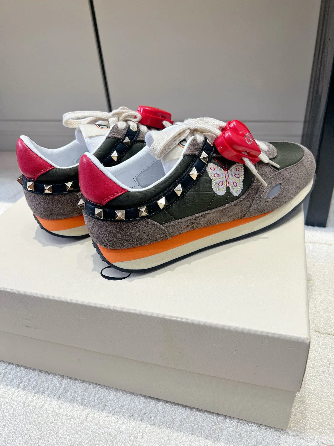 Кроссовки Женские Valentino 18436568