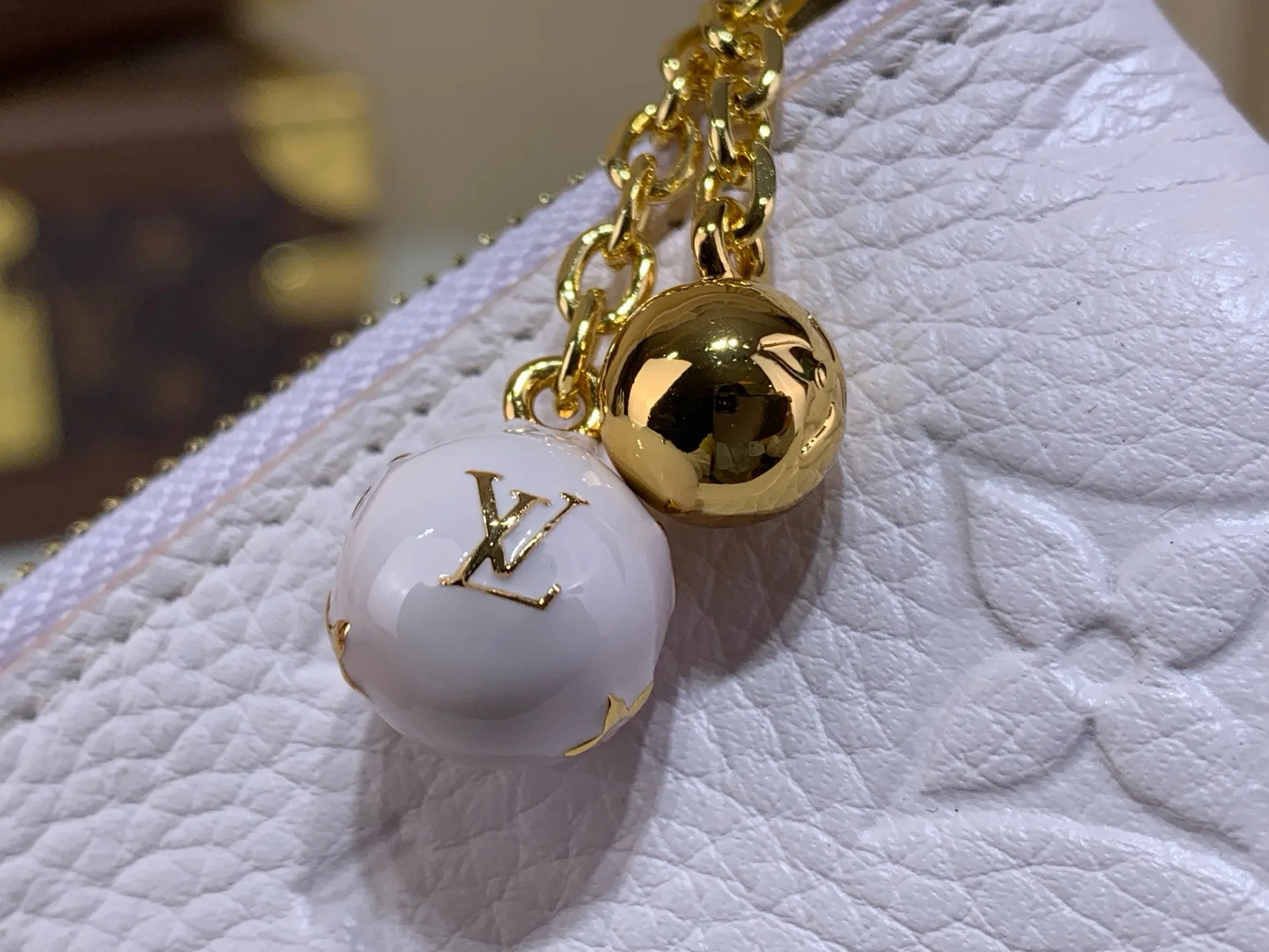Клатчи Женские Louis Vuitton 17499377