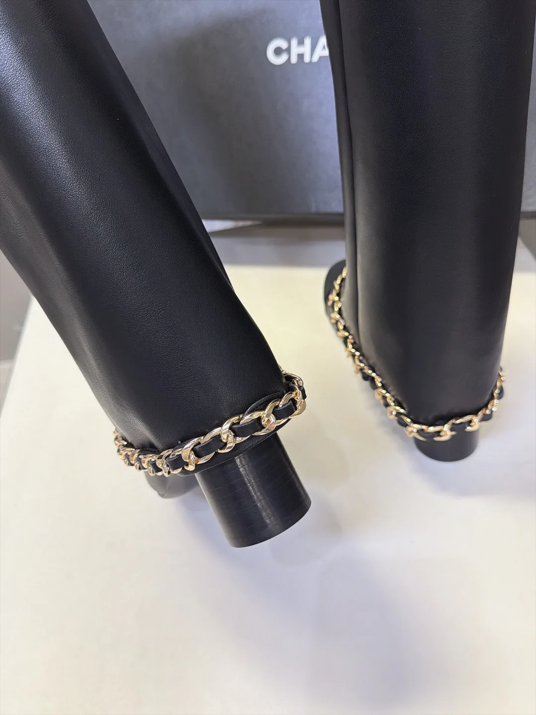 Сапоги Женские Chanel 18260160