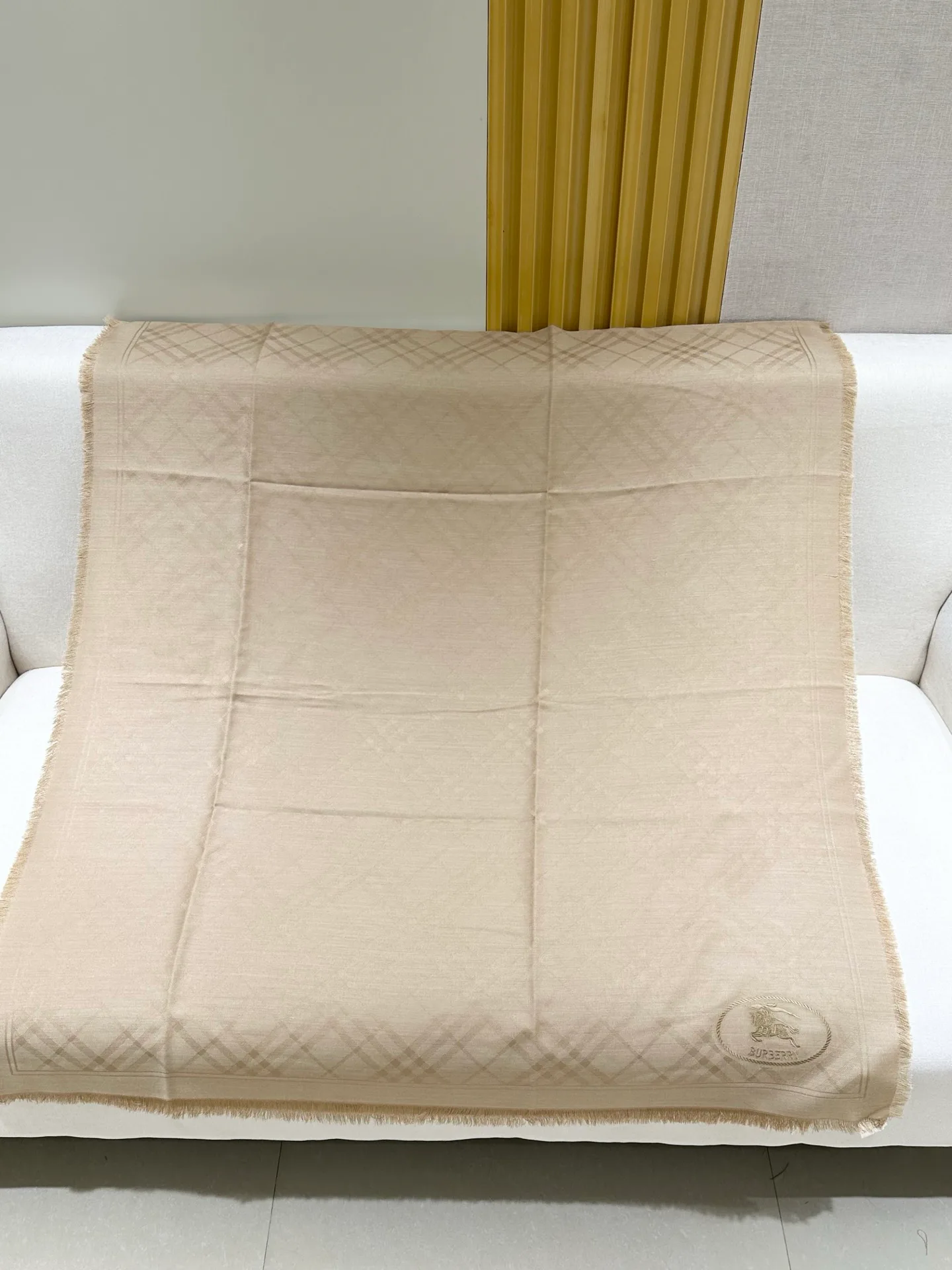 Шарфы Burberry 17916810