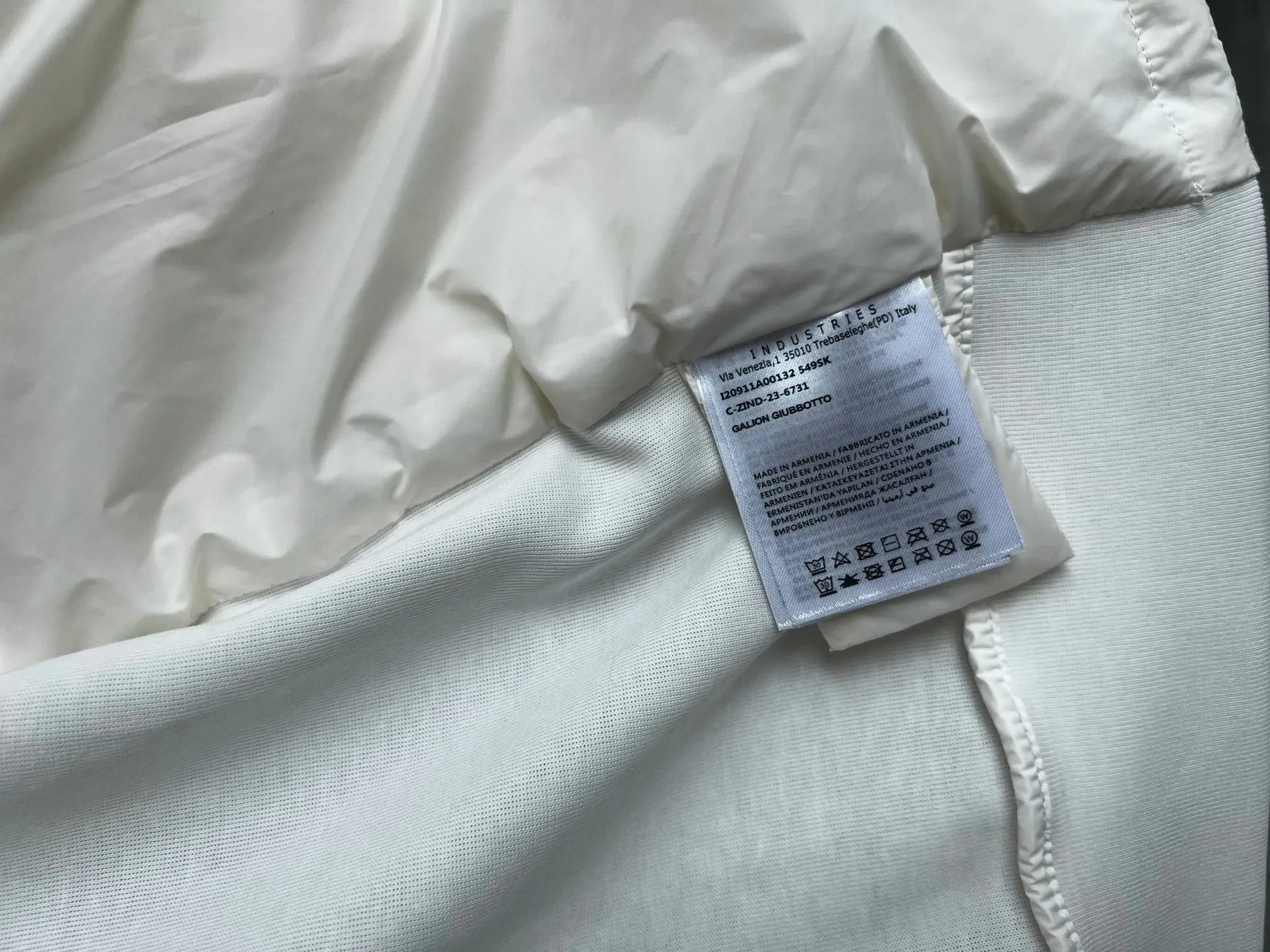 Куртки И Пуховики Женские Moncler 4022710