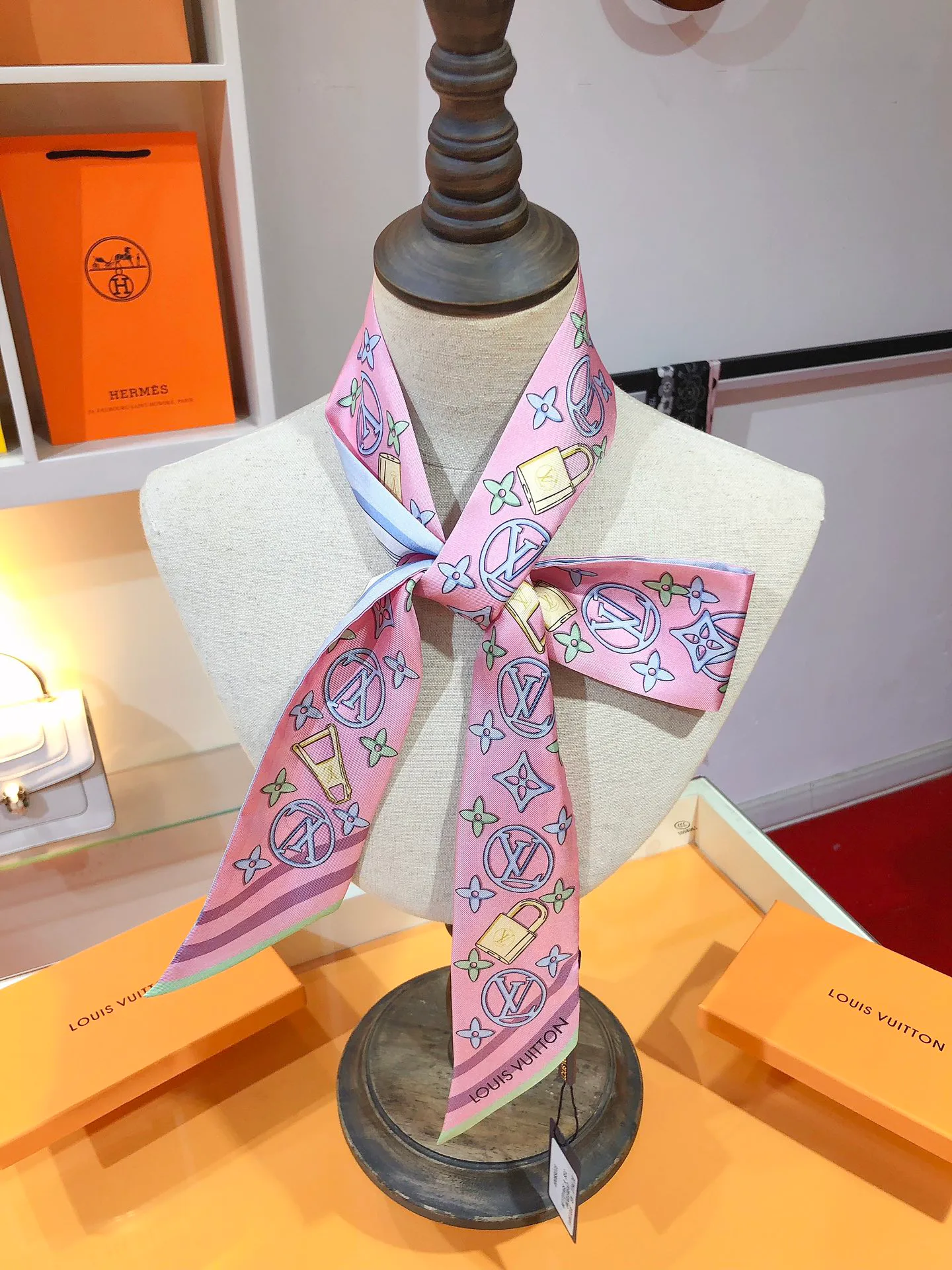 Платки Louis Vuitton 5445798