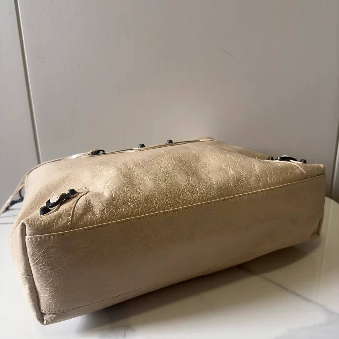 Сумки На Ремне Женские Balenciaga 11872246