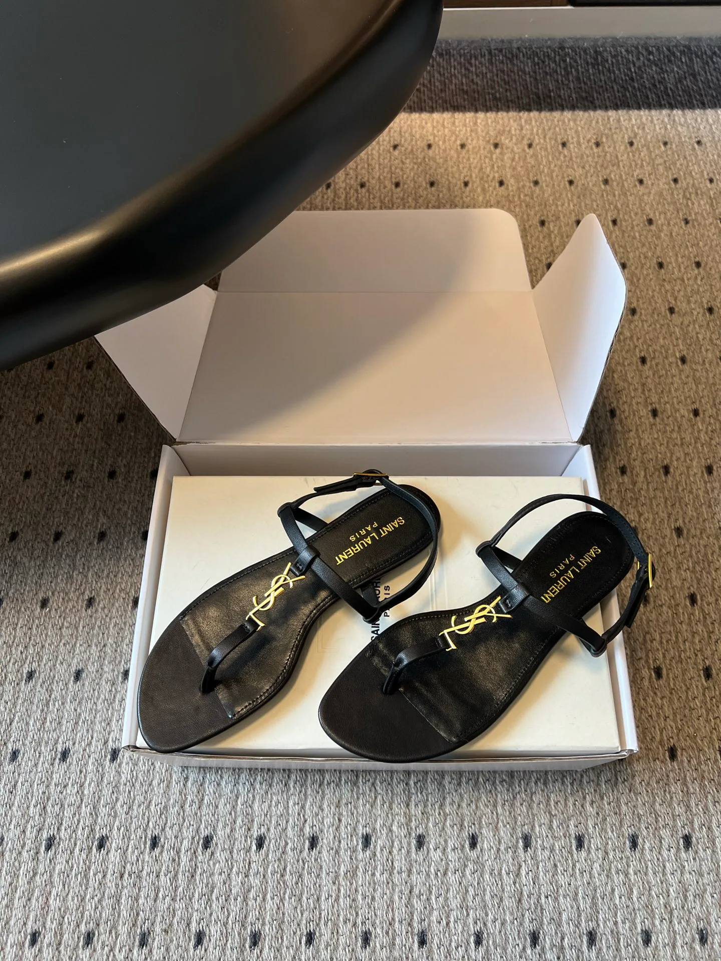 Шлепанцы Женские Saint Laurent 17632147