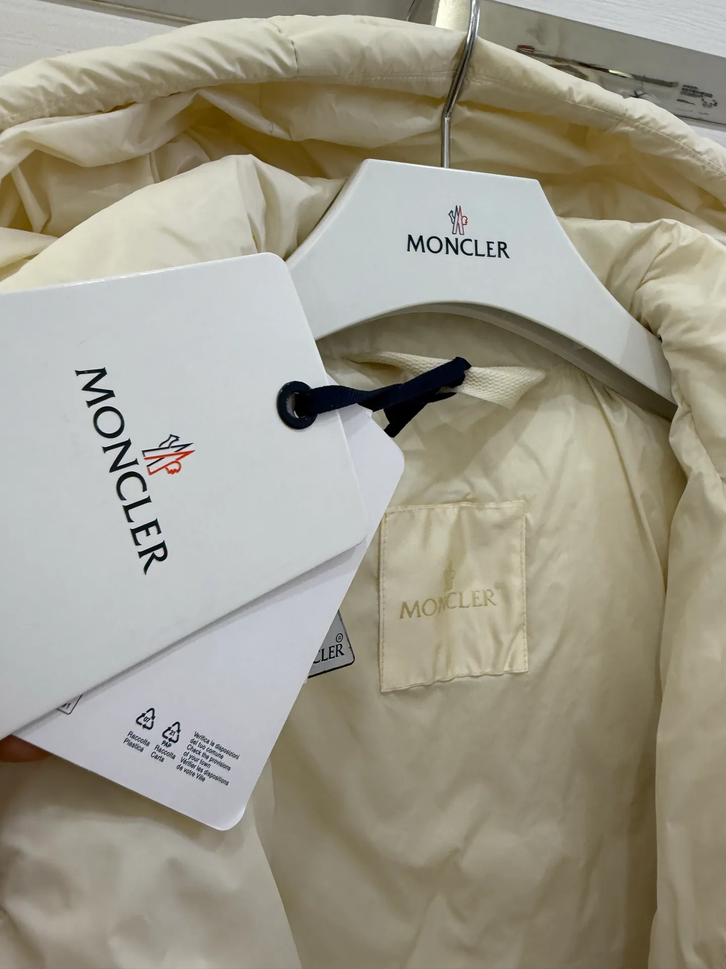 Куртки И Пуховики Женские Moncler 18825222