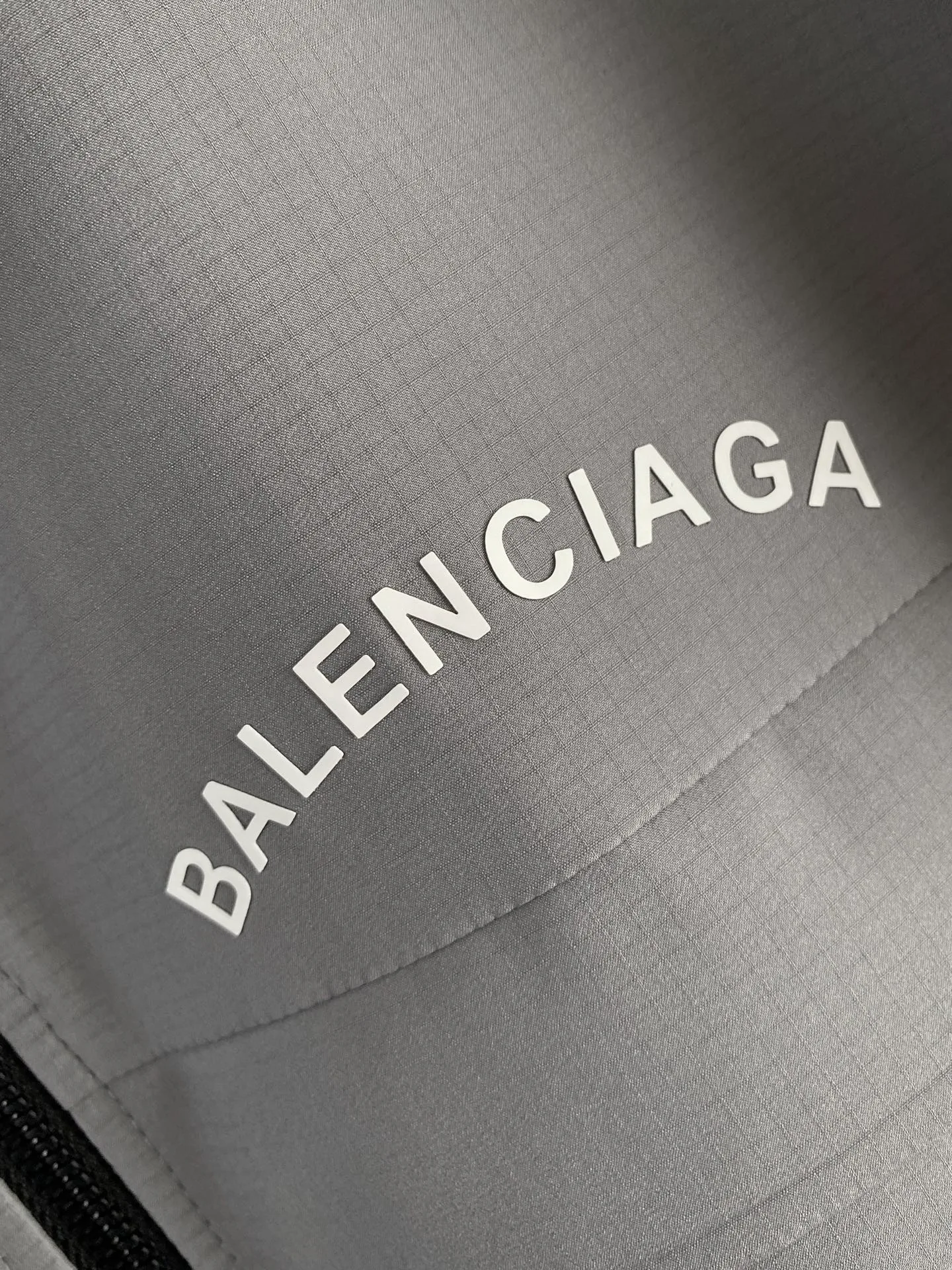 Куртки И Пуховики Мужские Balenciaga 10271822