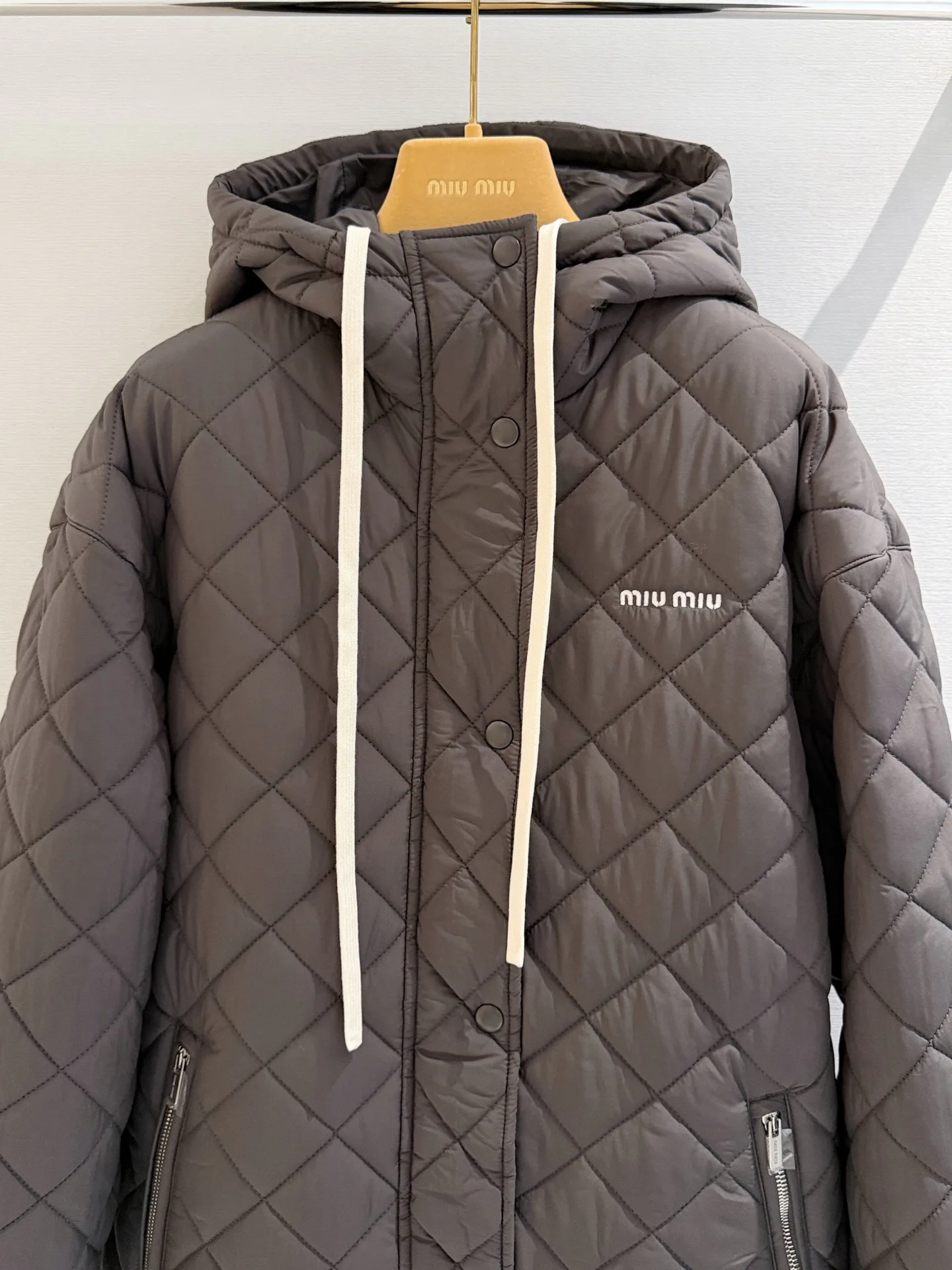 Куртки И Пуховики Женские Miu Miu 18689406