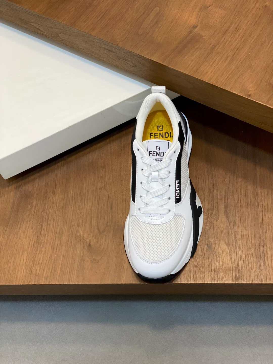 Кроссовки Мужские Fendi 18079022