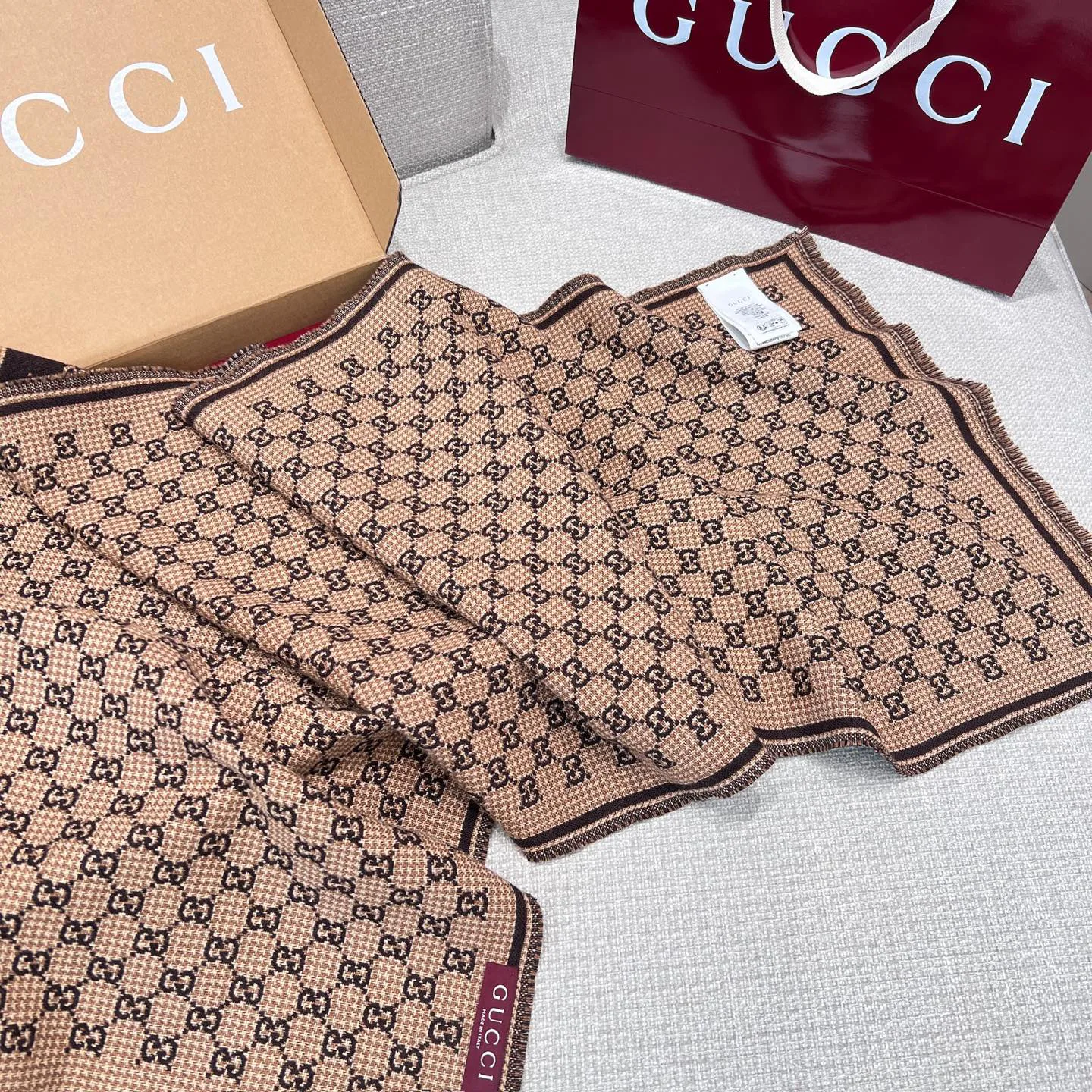Шарфы Gucci 17992019