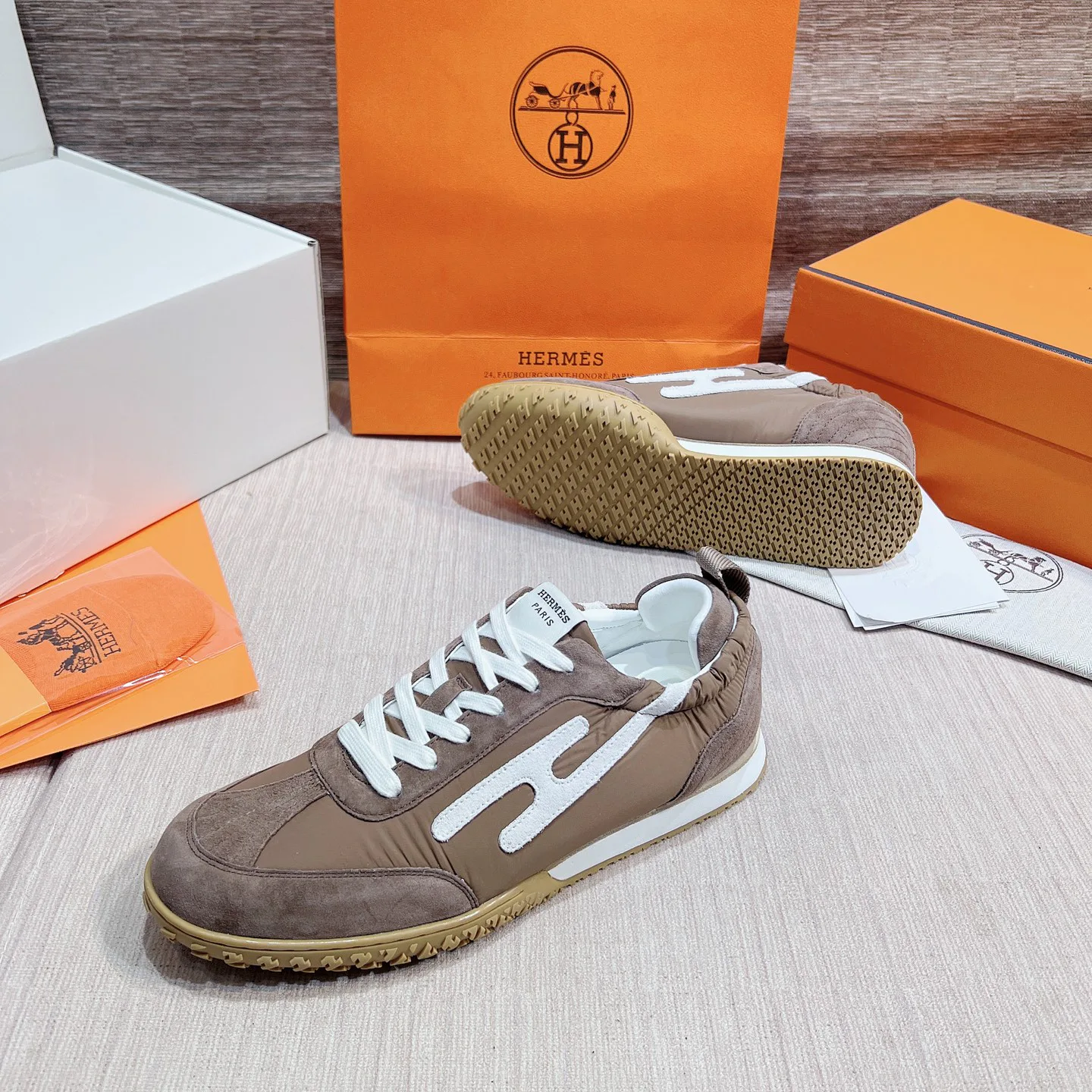 Кроссовки Женские Hermes 17749542