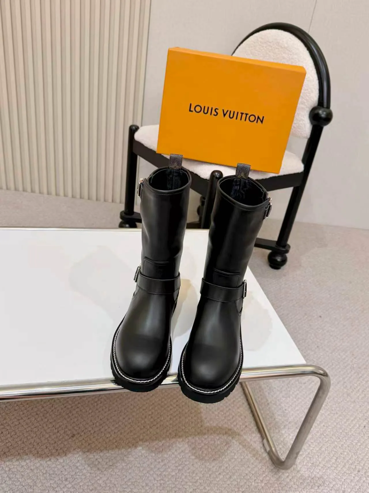 Ботинки Женские Louis Vuitton 19597310