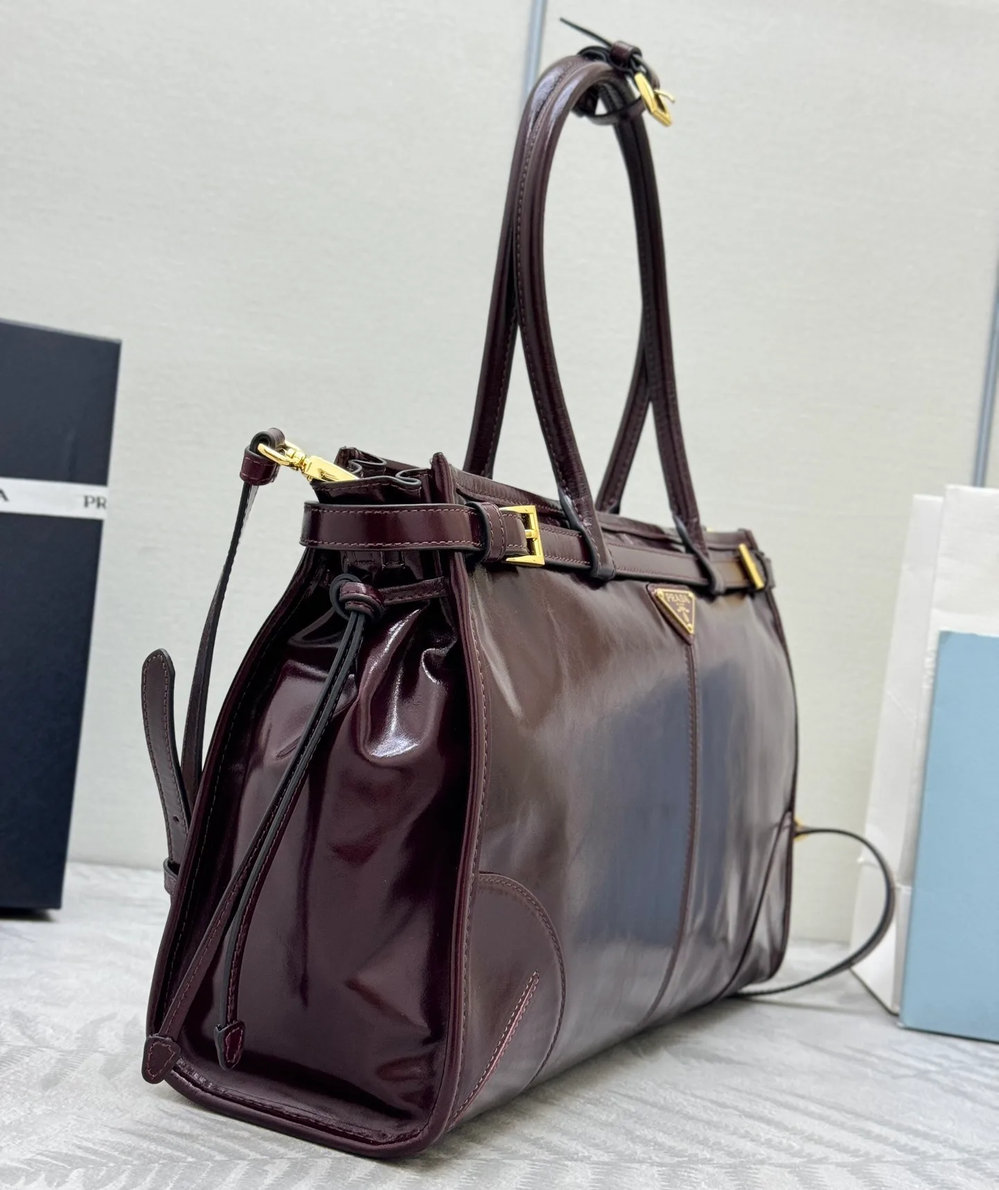Классические Сумки Женские Prada 11462542