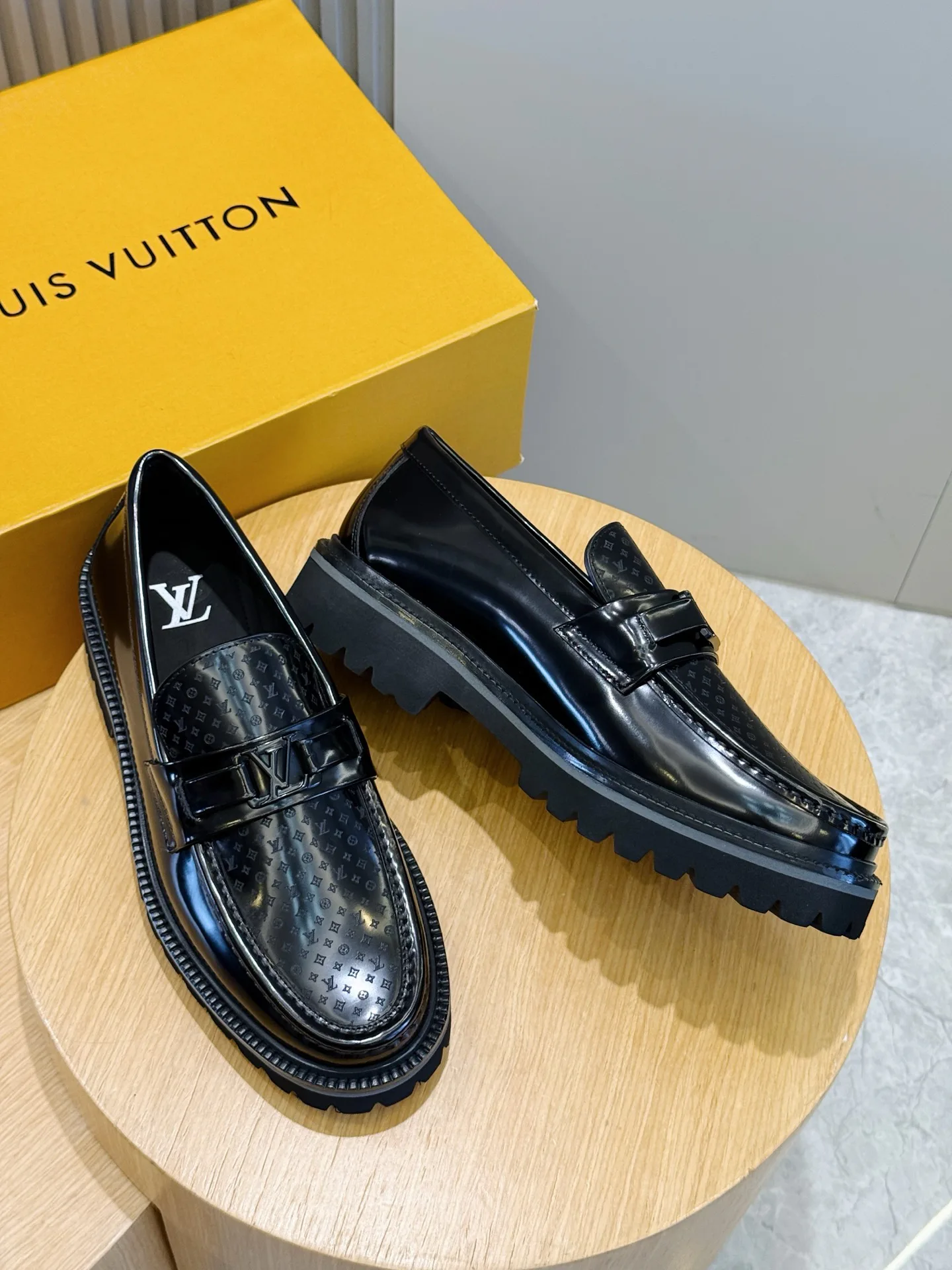 Лоферы И Туфли Мужские Louis Vuitton 18597608