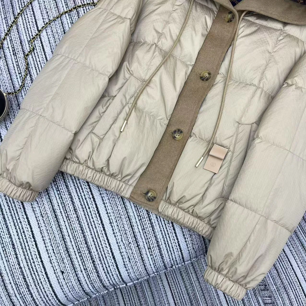 Куртки И Пуховики Женские Louis Vuitton 19714326