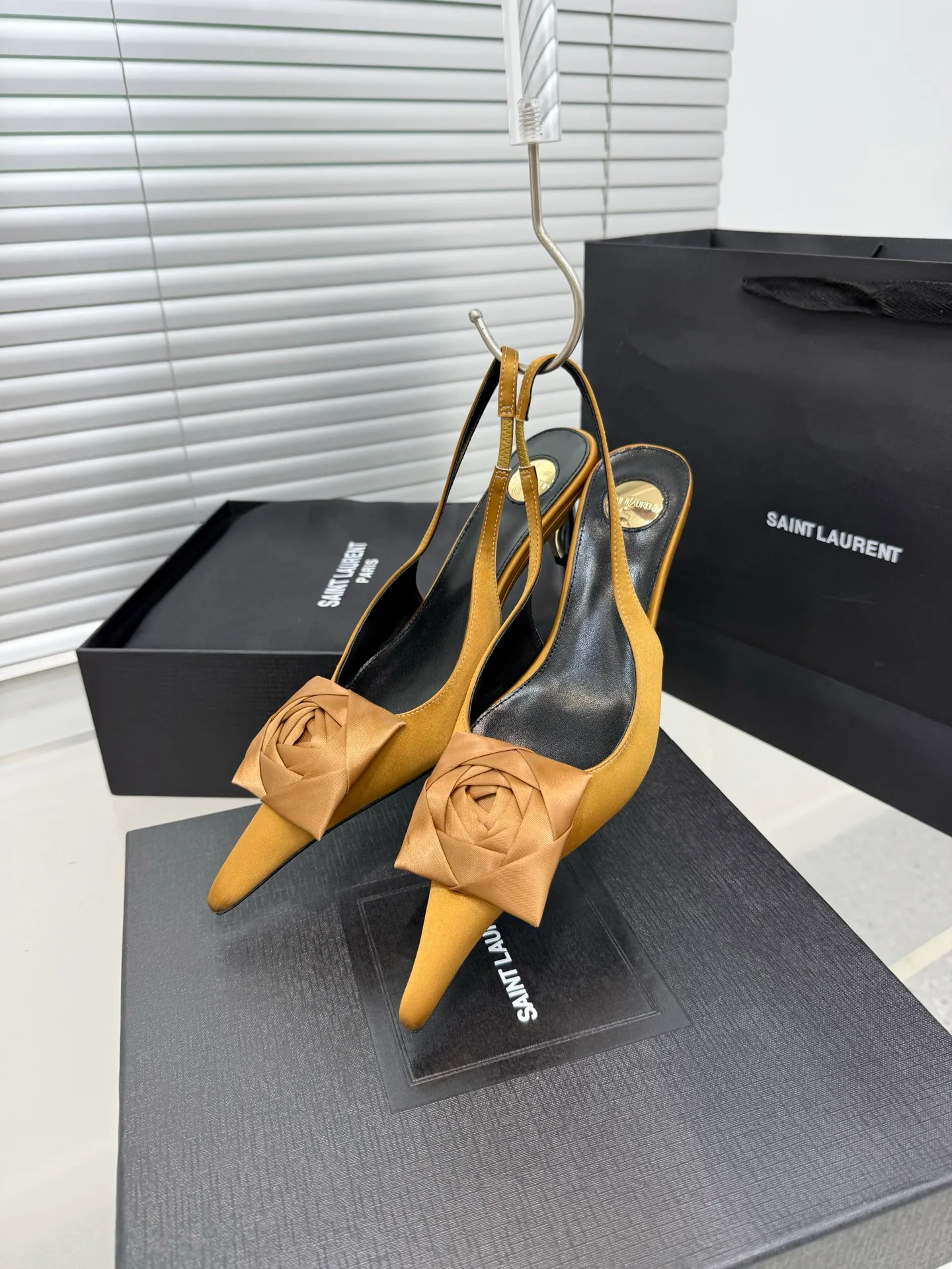 Туфли Женские Saint Laurent 303748