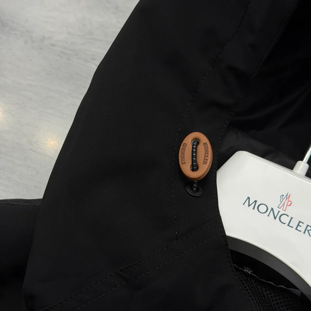 Куртки И Пуховики Мужские Moncler 10298914