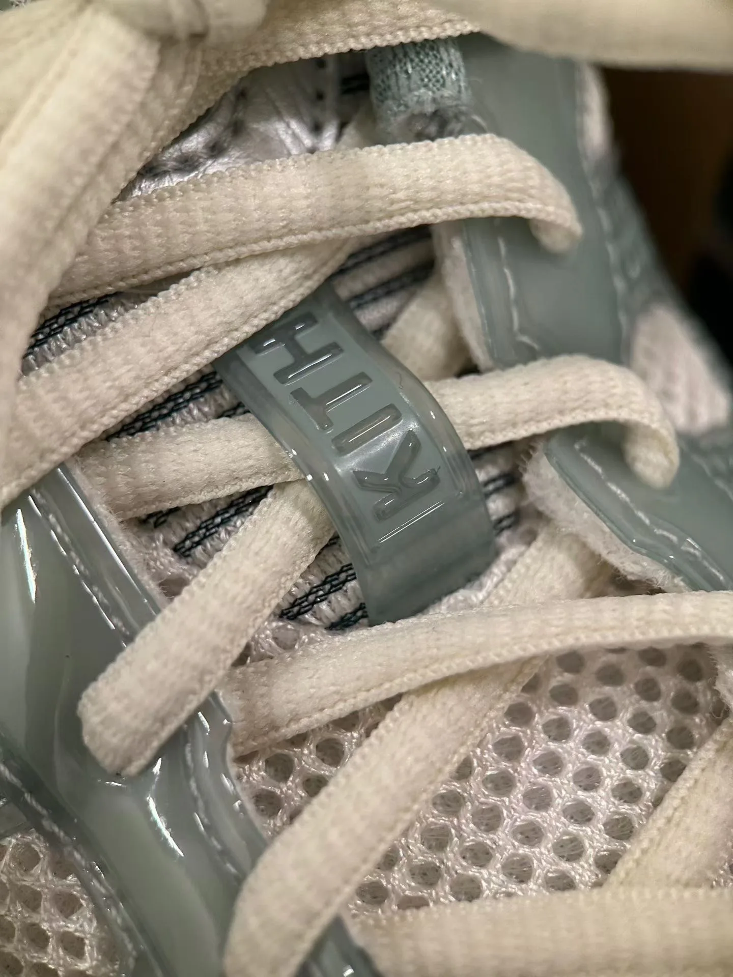 Кроссовки Женские Asics 17065410