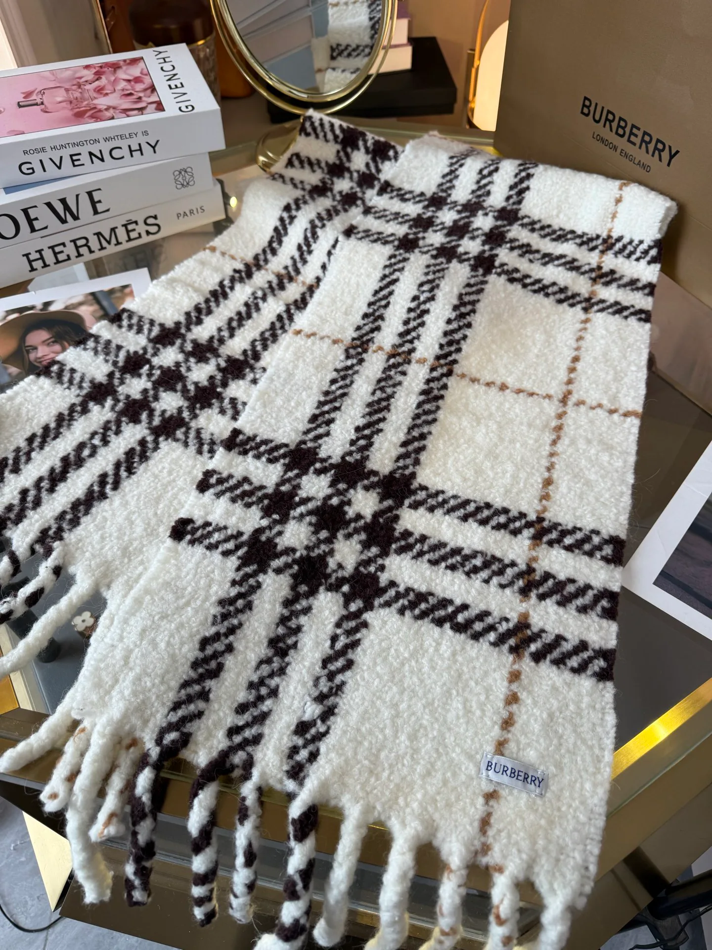 Шарфы Burberry 18222516