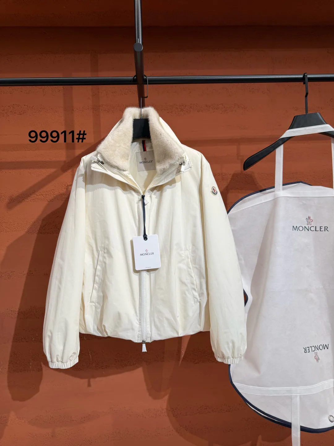Куртки И Пуховики Женские Moncler 19579913