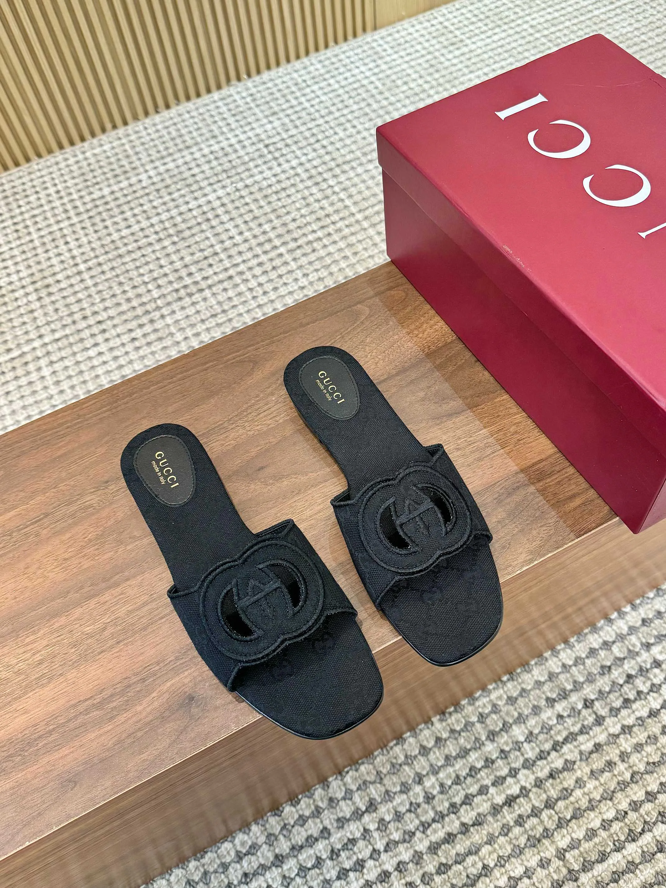 Шлепанцы Женские Gucci 11890974