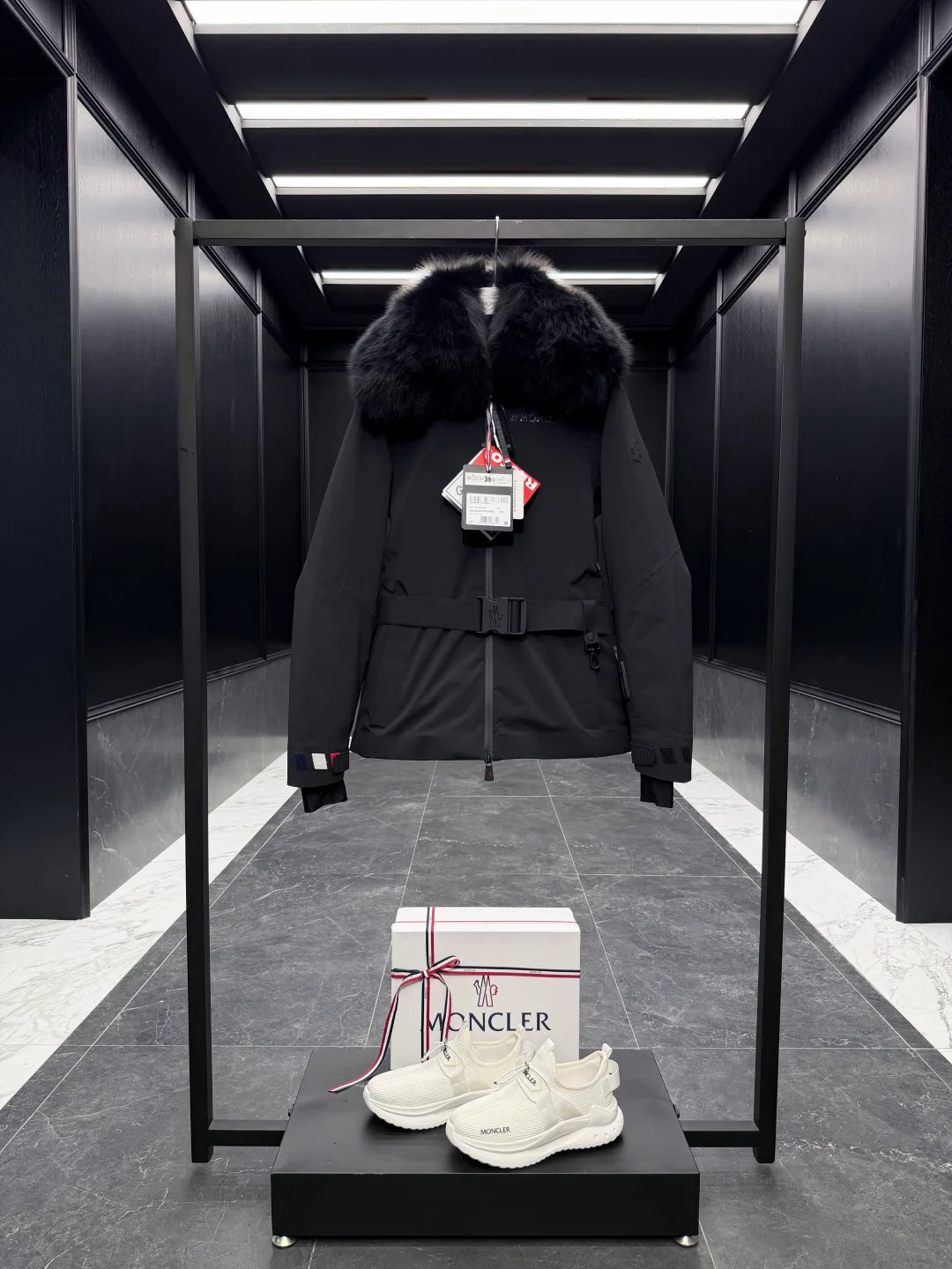 Куртки И Пуховики Женские Moncler 1463518