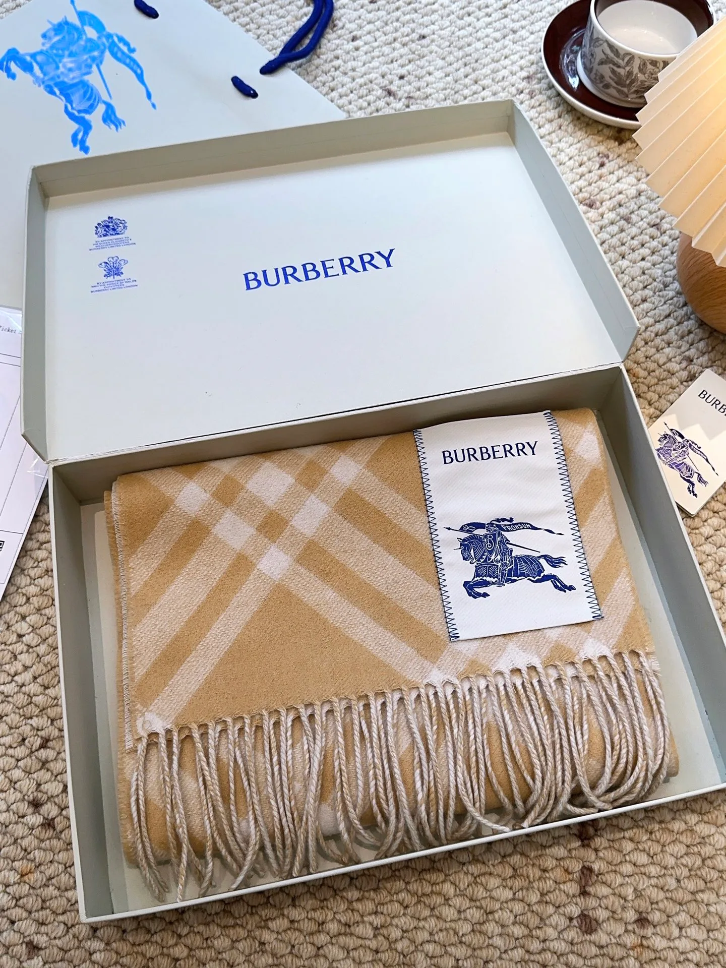 Шарфы Burberry 18105487