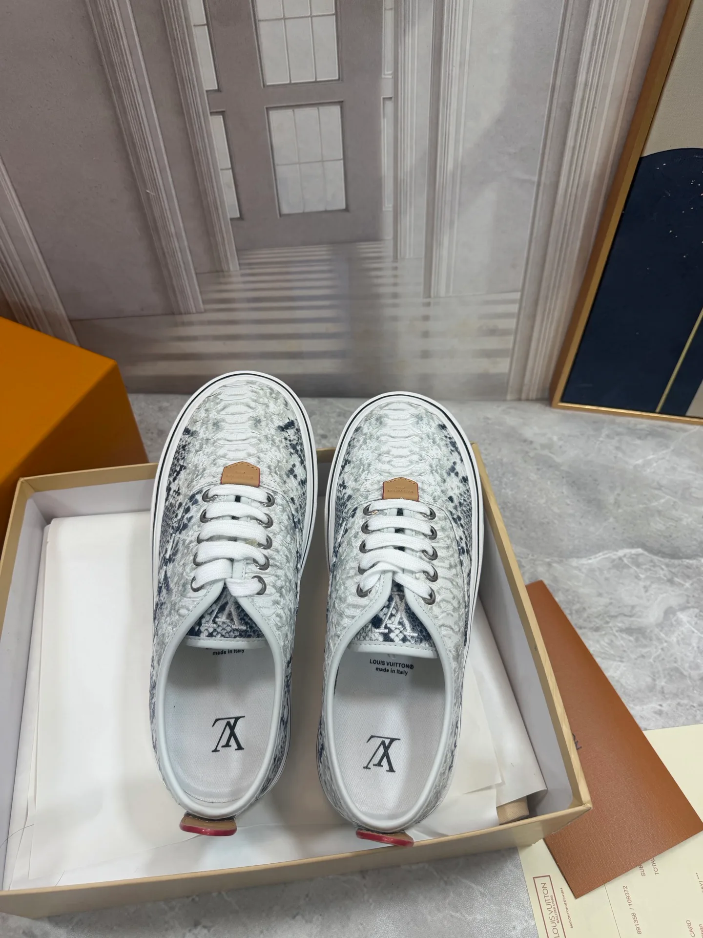 Кроссовки Мужские Louis Vuitton 18190052