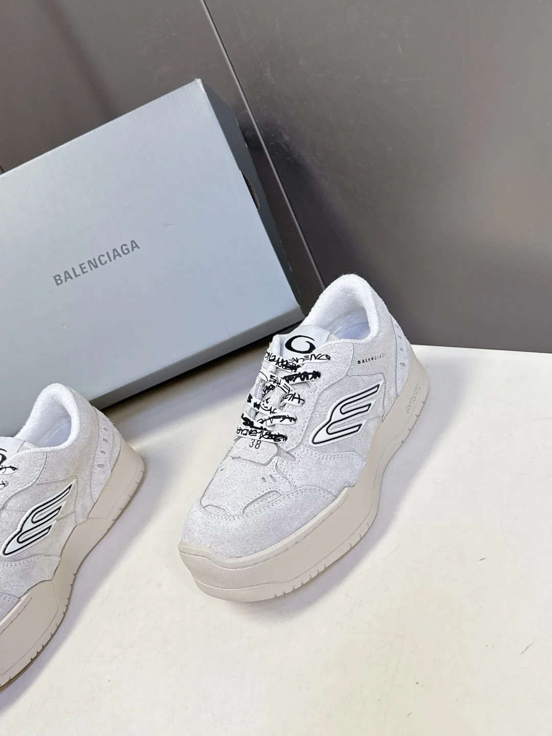 Кроссовки Женские Balenciaga 11567514