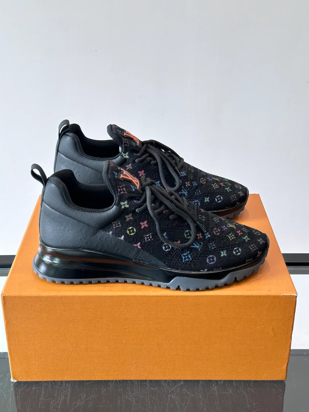 Кроссовки Мужские Louis Vuitton 17588577