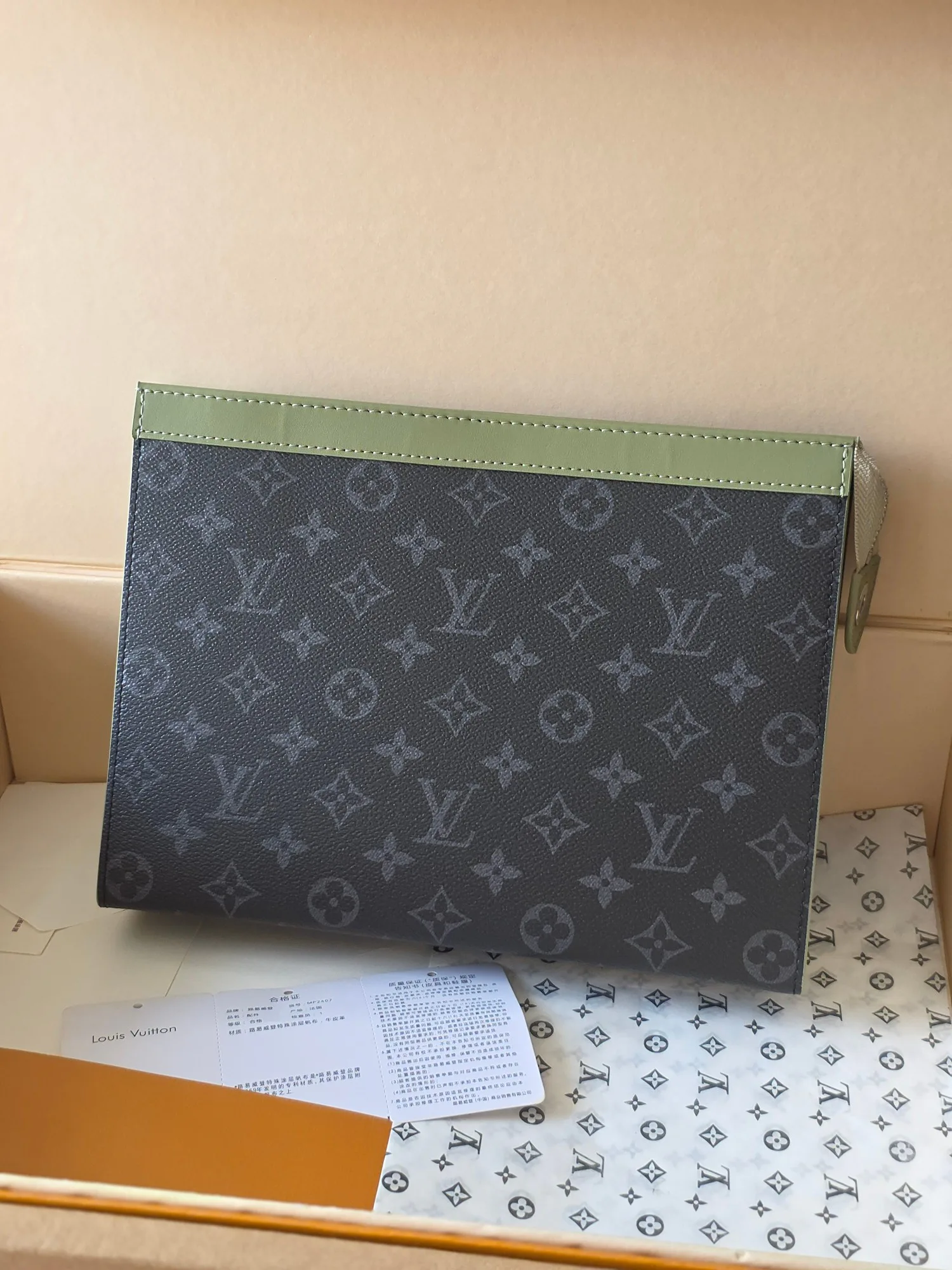 Клатчи Женские Louis Vuitton 18391148