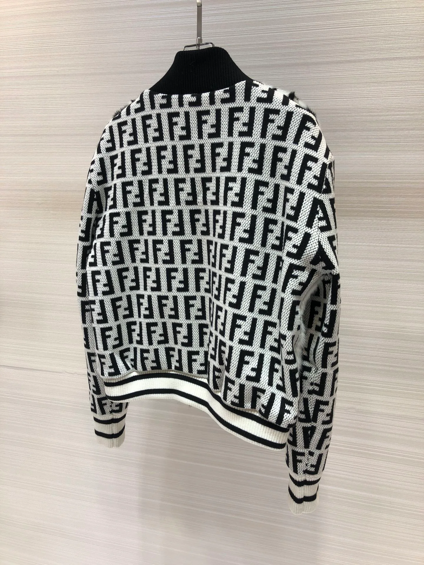 Куртки И Пуховики Женские Fendi 785681