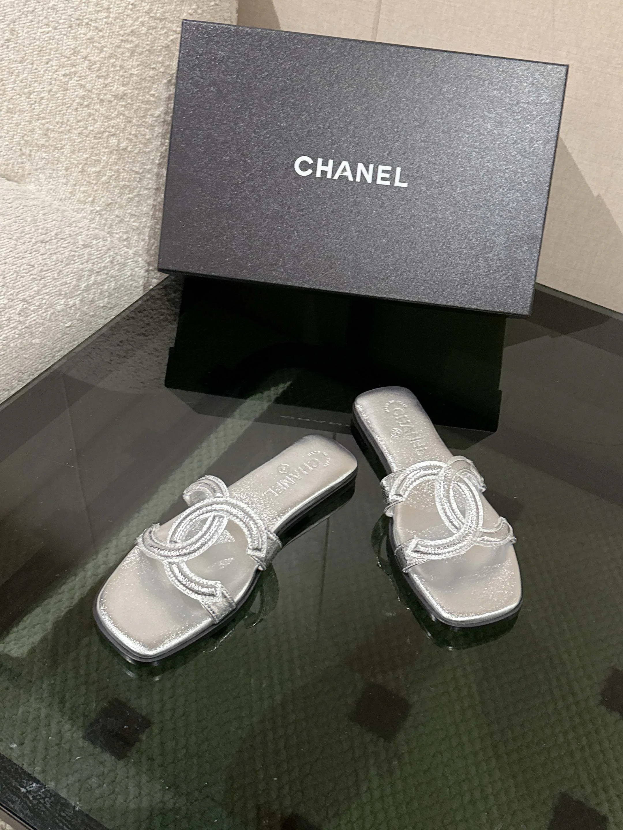 Шлепанцы Женские Chanel 11678193