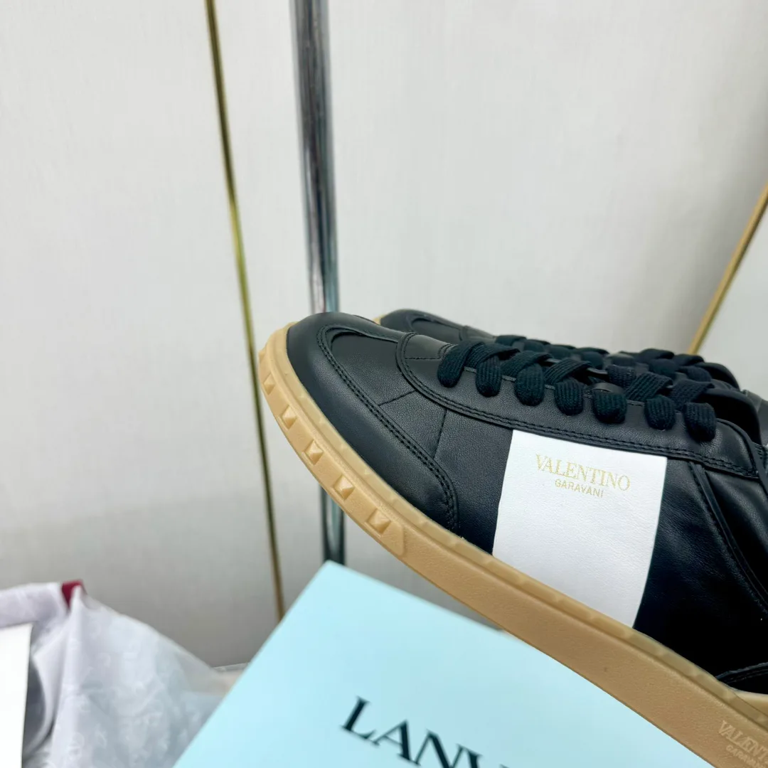 Кроссовки Женские Valentino 17955033