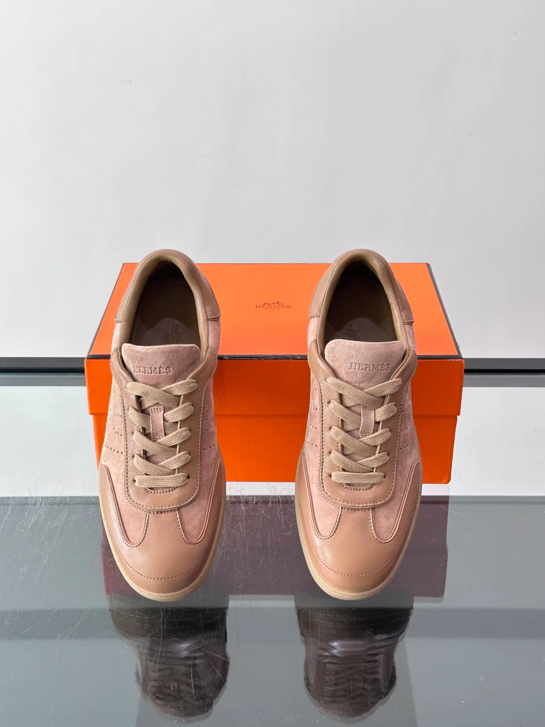 Кроссовки Женские Hermes 18102686